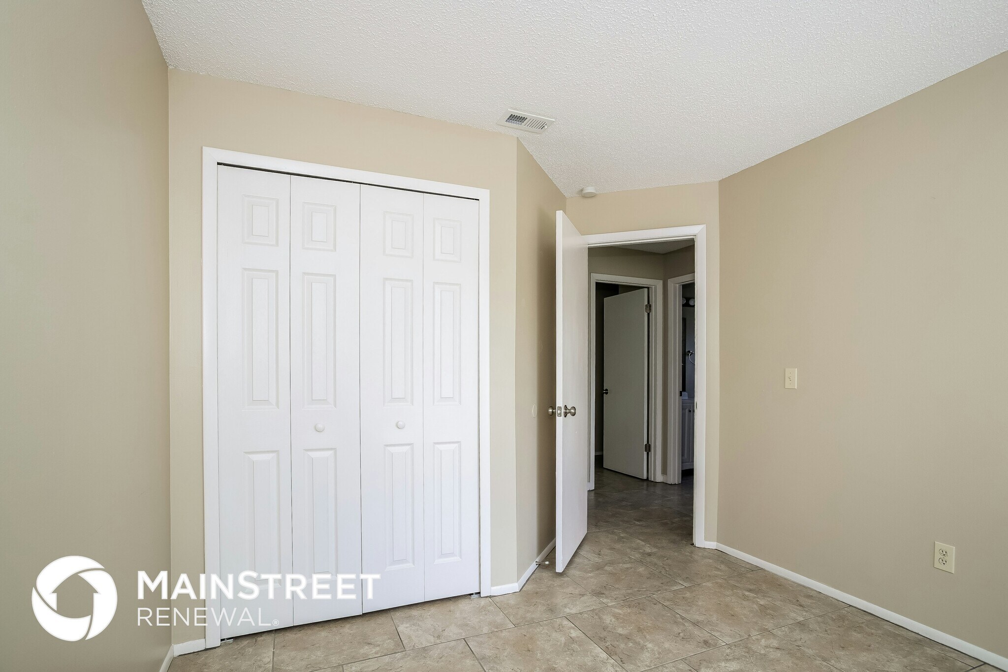 Building Photo - 5625 Westview Dr