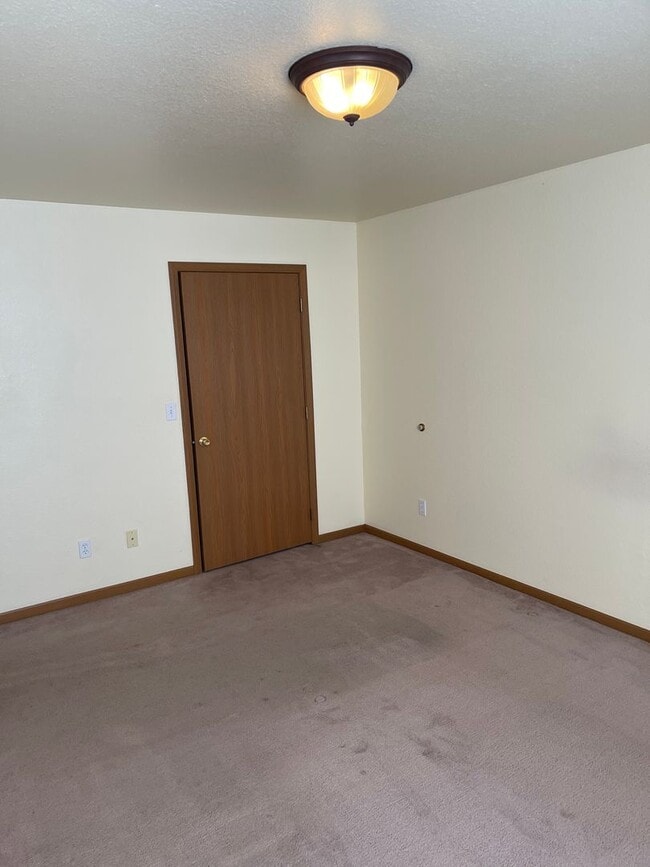 Building Photo - 16878 Hurricane Ln