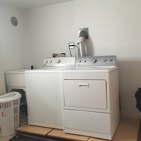 Building Photo - 5042 N Mango Ave