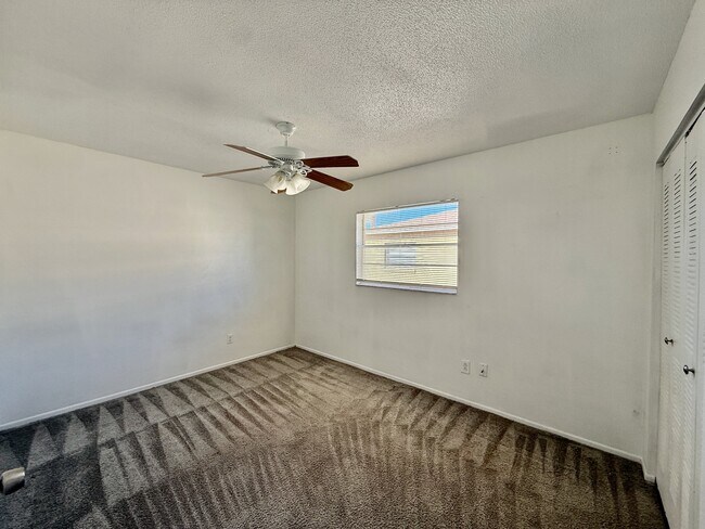 Building Photo - 733 Michigan Ct