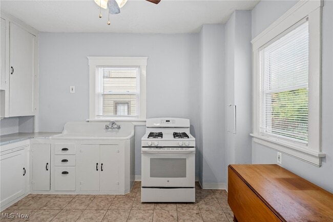 Building Photo - 1217 Belle Ave