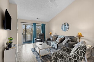 Building Photo - 557 White River Dr
