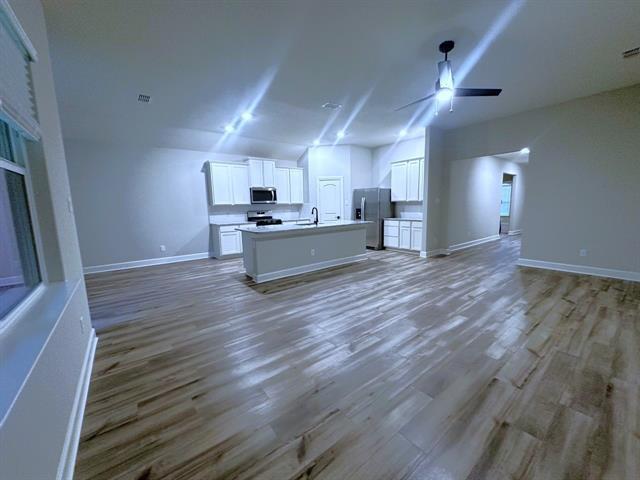 Building Photo - 2024 Brentwood Dr