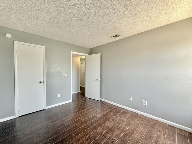Building Photo - 4819 Puritan Cir