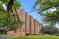 Building Photo - 4500 S Four Mile Run Dr