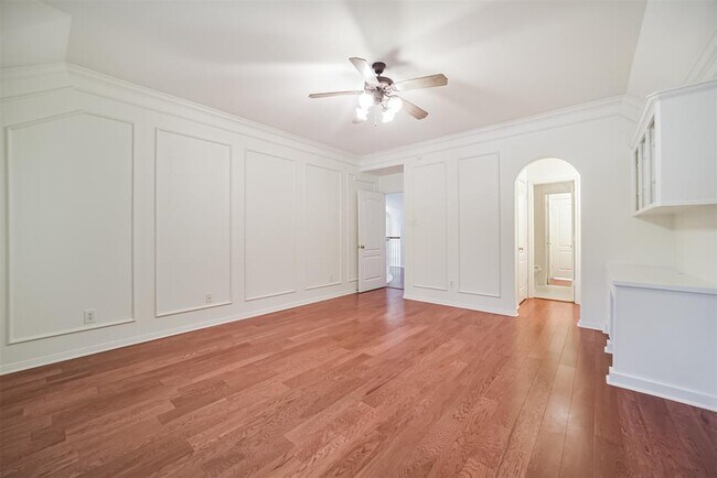 Building Photo - 14015 Falcon Heights Dr