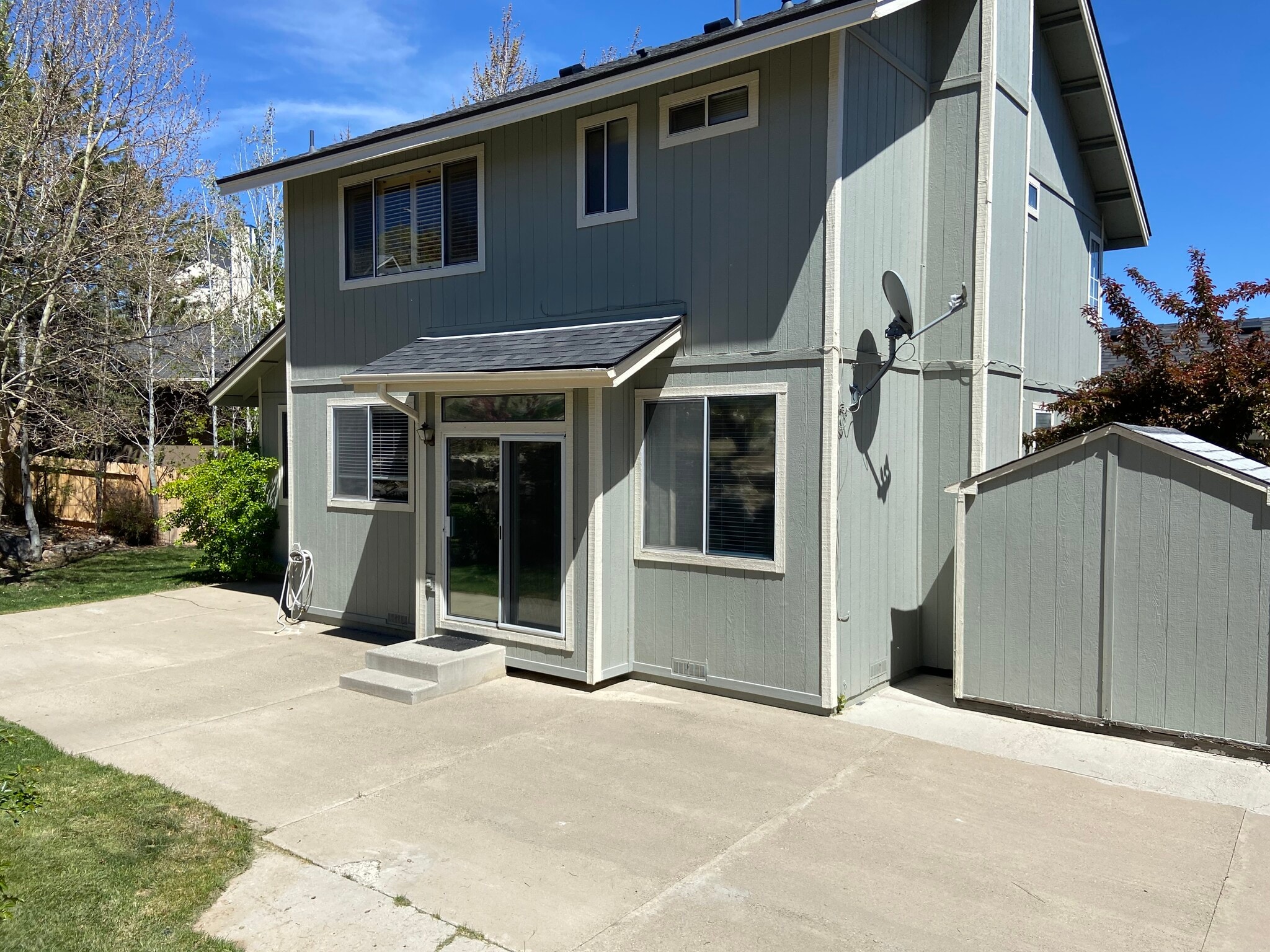 Building Photo - 3964 Glenview Terrace