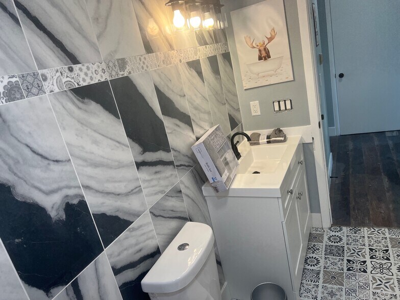 Building Photo - 21 Woodmere Ct