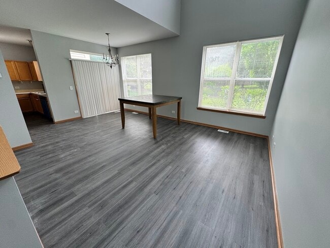 Building Photo - 2209 Sunrise Cir
