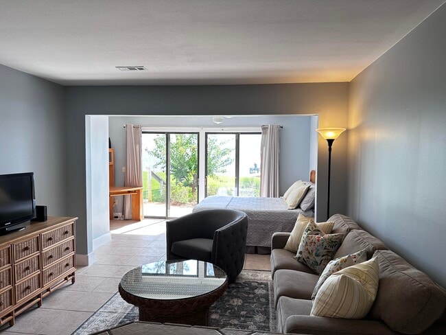 Building Photo - 48 Marina Cove Dr