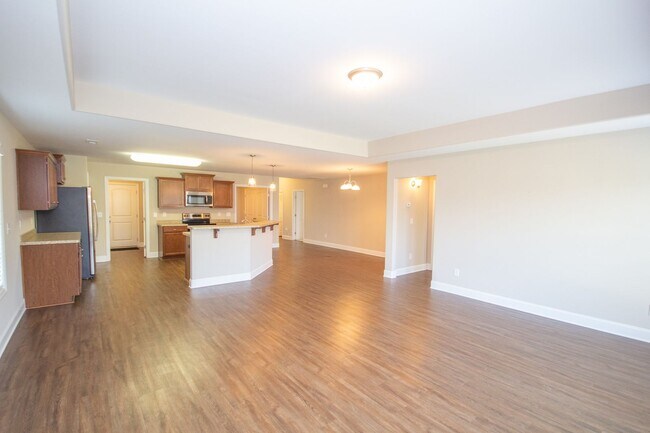 Building Photo - Spacious Full Brick in Athens City Limits!...