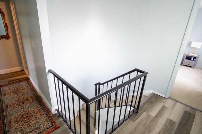 Building Photo - 2052 Parmenter Blvd