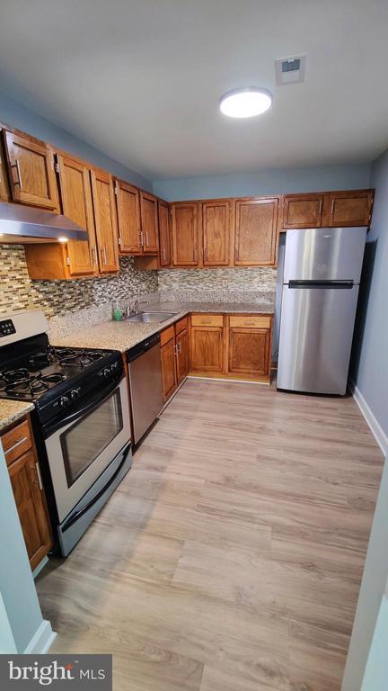 Building Photo - 151 Steeplechase Ct