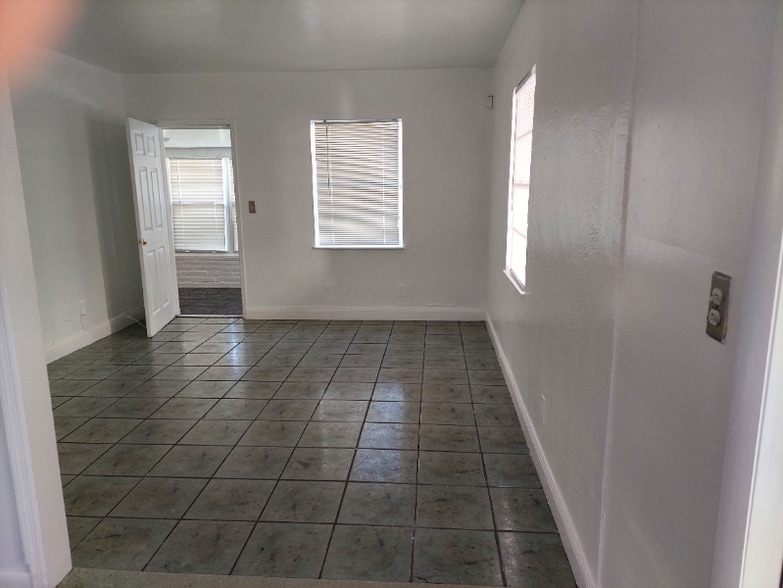 Building Photo - 2513 Grant St