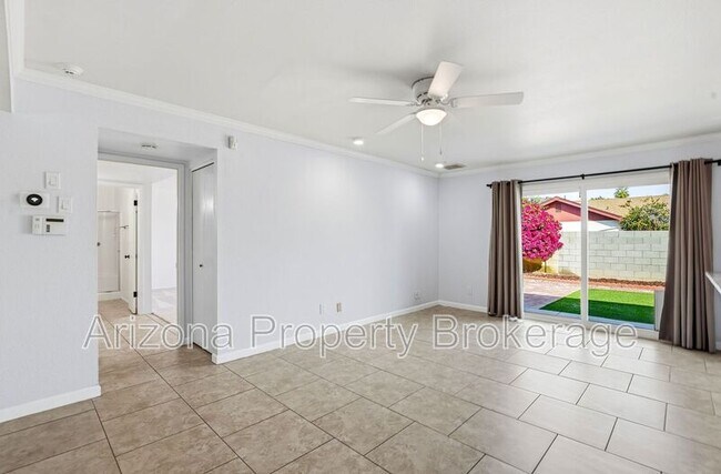 Building Photo - 1704 E Bell De Mar Dr