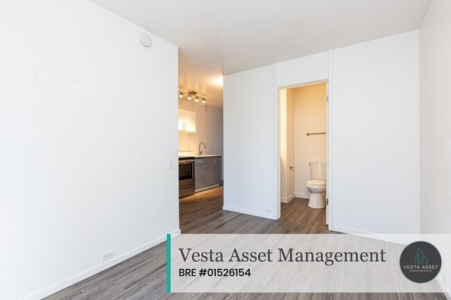 Building Photo - 225 Clifton St