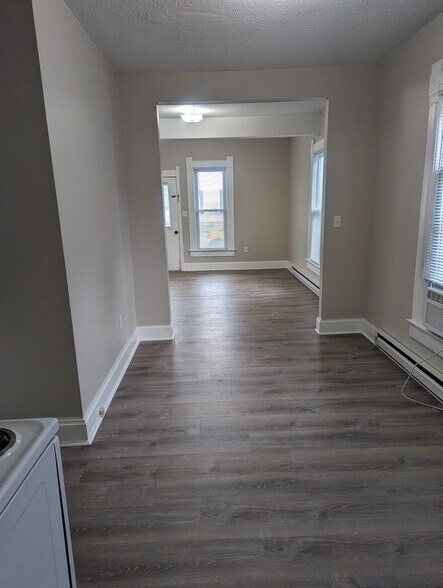 Building Photo - 515 E Pierce St., Apt.A