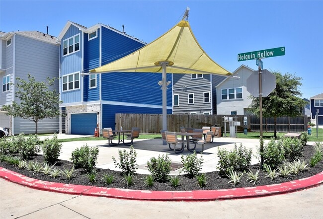 Building Photo - 5502 Camaguey St