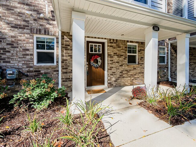 Building Photo - Move-In Ready 3-Bedroom Home in Prime Downtown Brighton!