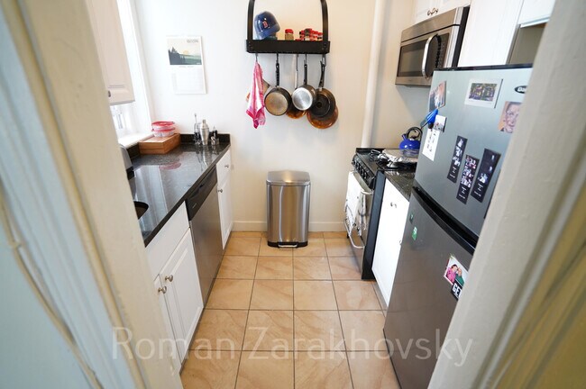 Building Photo - 74 Brainerd Rd