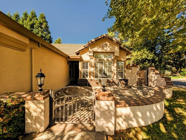Building Photo - BEAUTIFUL SINGLE FAMILY HOME IN FOLSOM!