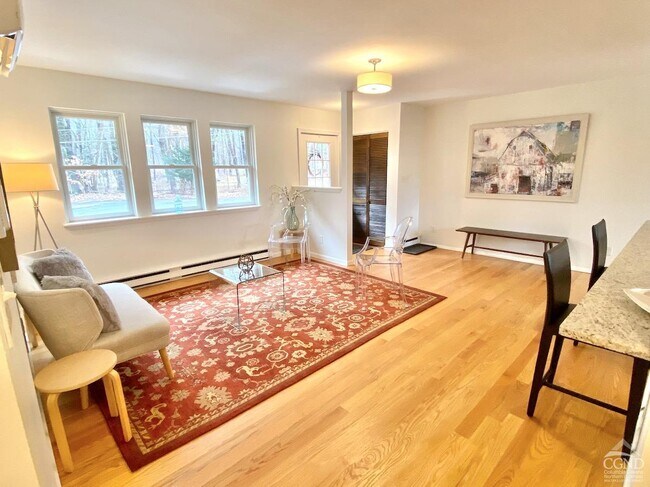 Building Photo - 62 Mahican Manor