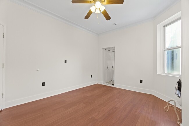Building Photo - 310 28th St