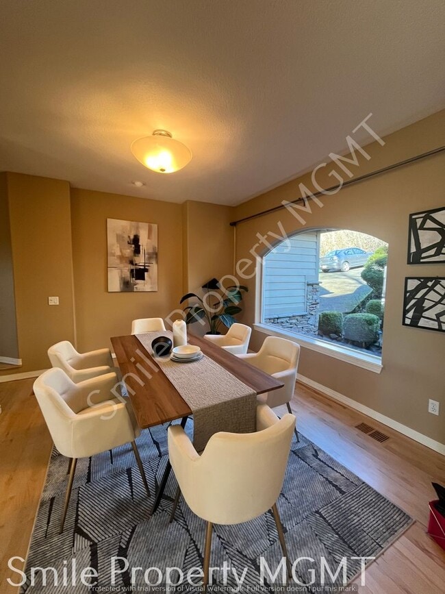 Building Photo - single house