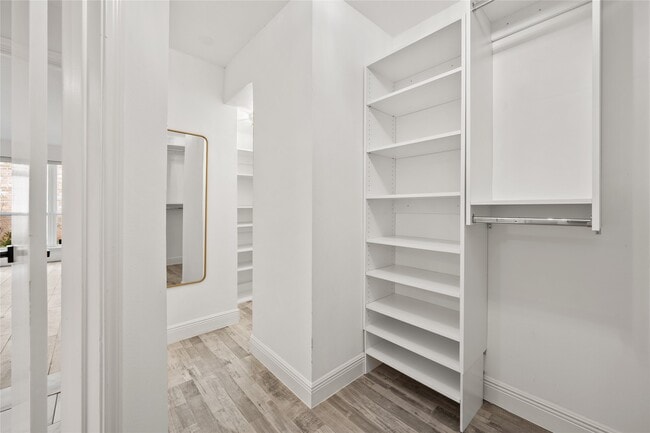 Building Photo - 1026 Oyster Bay Dr