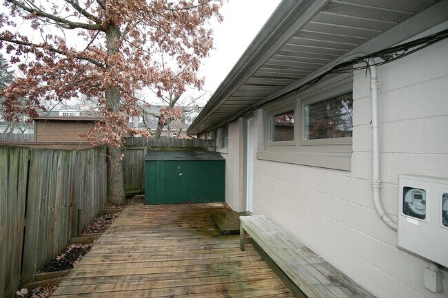 Building Photo - 24 E Washington Ave