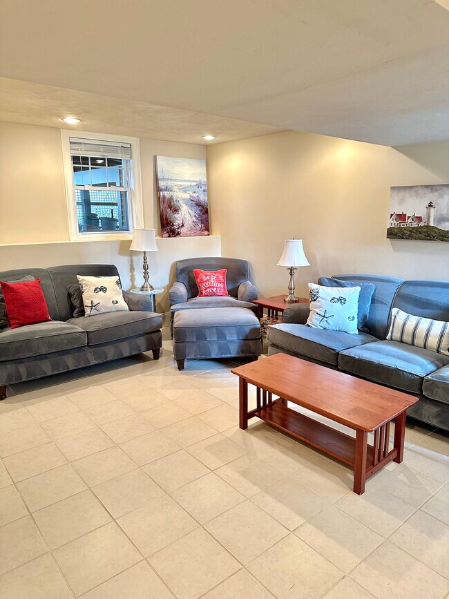 Building Photo - 296 Ocean Blvd