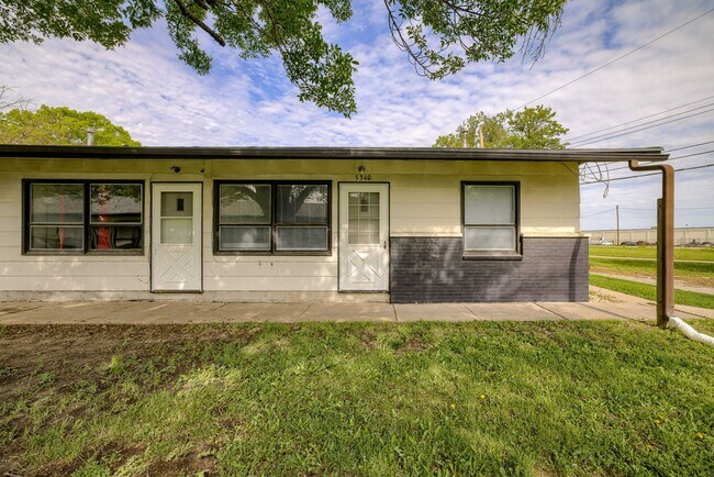 Building Photo - 5336/5338/5340 Ervin St Triplex