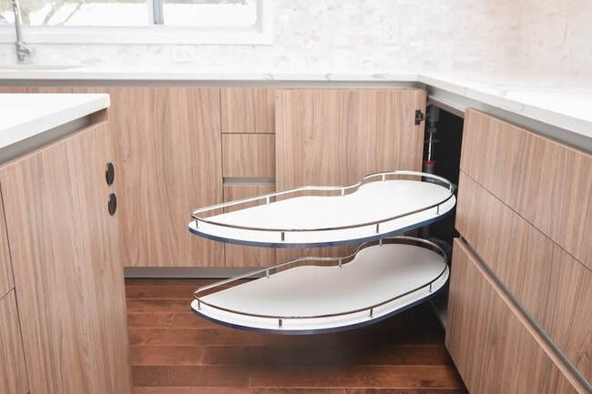 Building Photo - 27 Fenway Dr