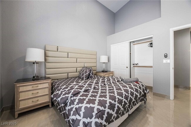 Building Photo - 1400 Castle Crest Dr