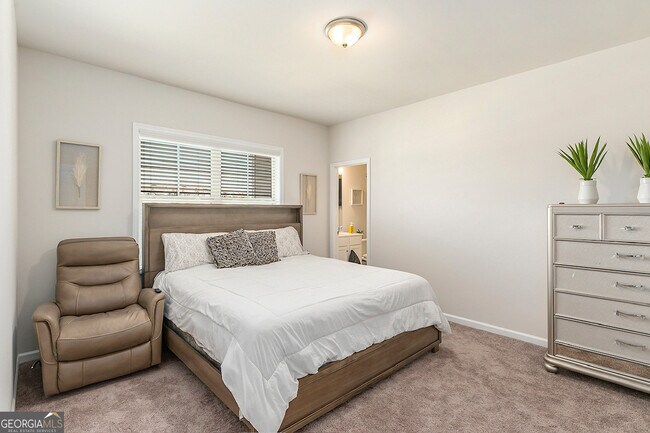 Building Photo - 138 Logan Pass Dr