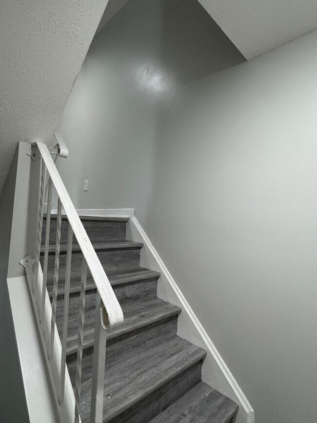 Building Photo - 12 Fifeshire Ct