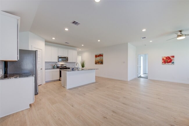 Building Photo - 2808 Misty Elm Ln