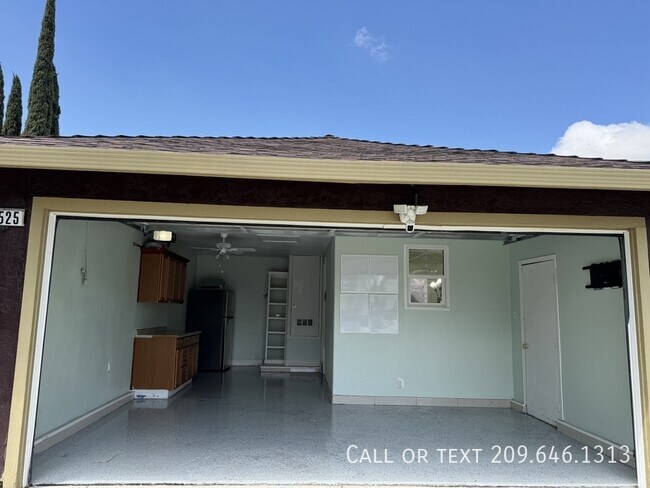 Building Photo - 1525 Griffith Pl