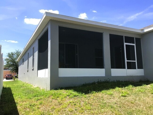 Building Photo - 481 Pheasant Dr