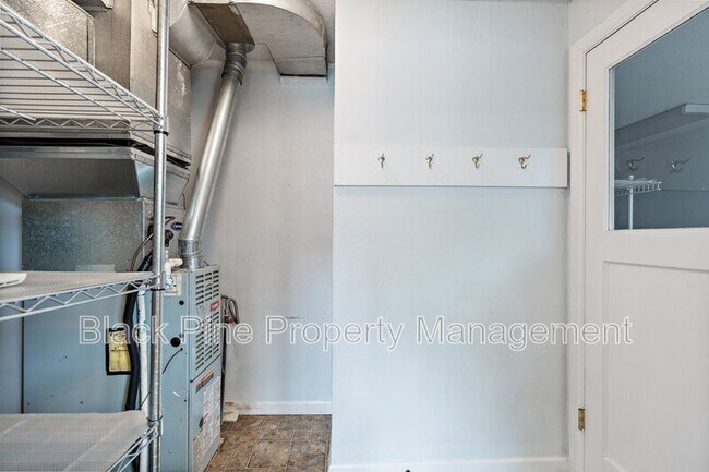 Building Photo - 4820 W.Franklin St.