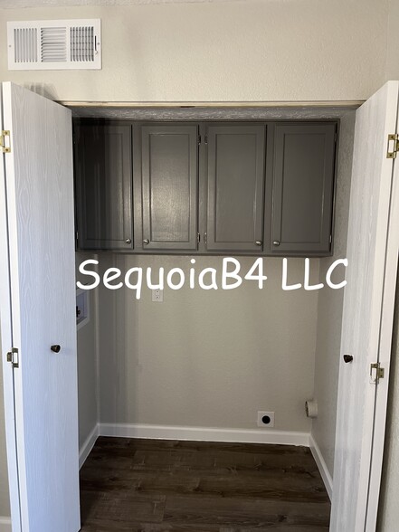 Laundry closet w/ W/D from dining area hookup - 6041 Sequoia Rd NW