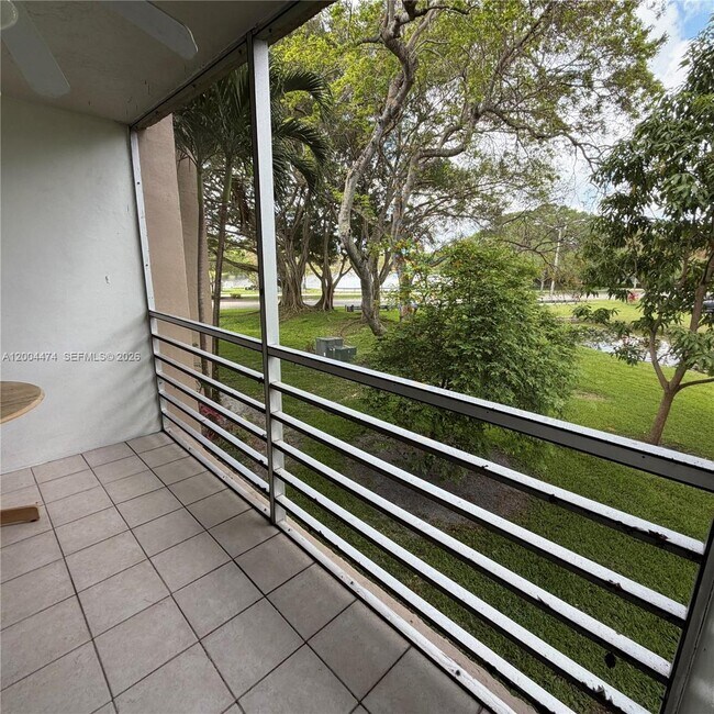 Building Photo - 9440 Tangerine Pl