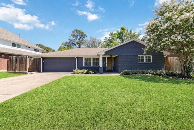 Building Photo - 10607 Chimney Rock Rd