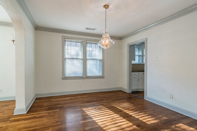 Building Photo - 1876 Crump Ave