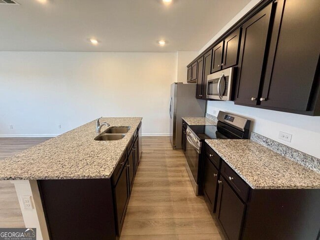 Building Photo - 257 Kenoot Dr