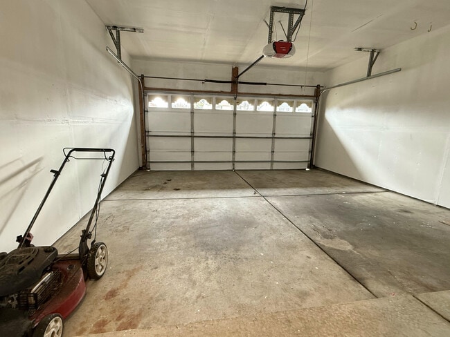 Building Photo - 12757 De Cook Dr