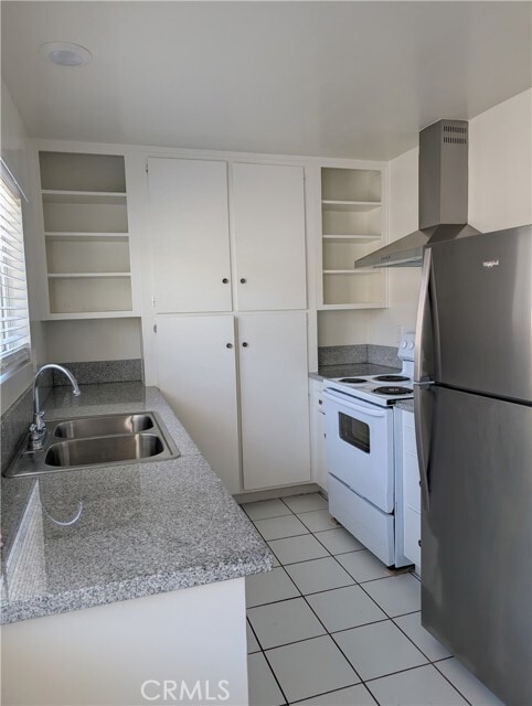 Building Photo - 665 W Altadena Dr