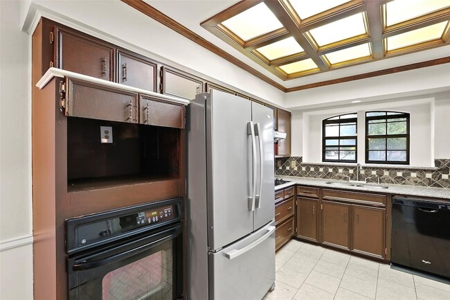 Building Photo - 10135 Rita Rd