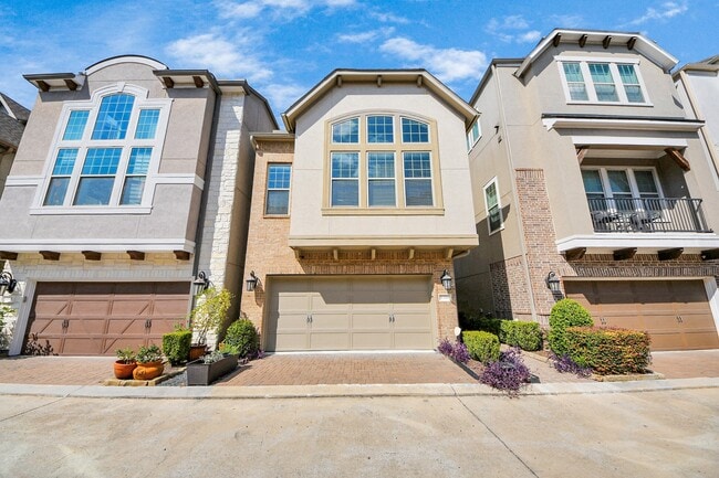 Building Photo - 8306 Hillendahl Blvd