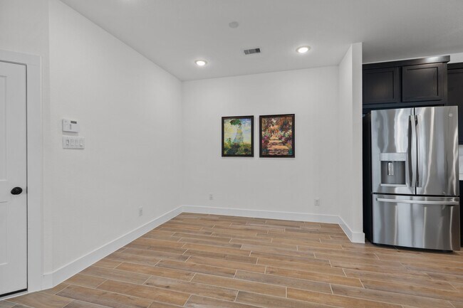 Building Photo - 10031 Crescendo Wy